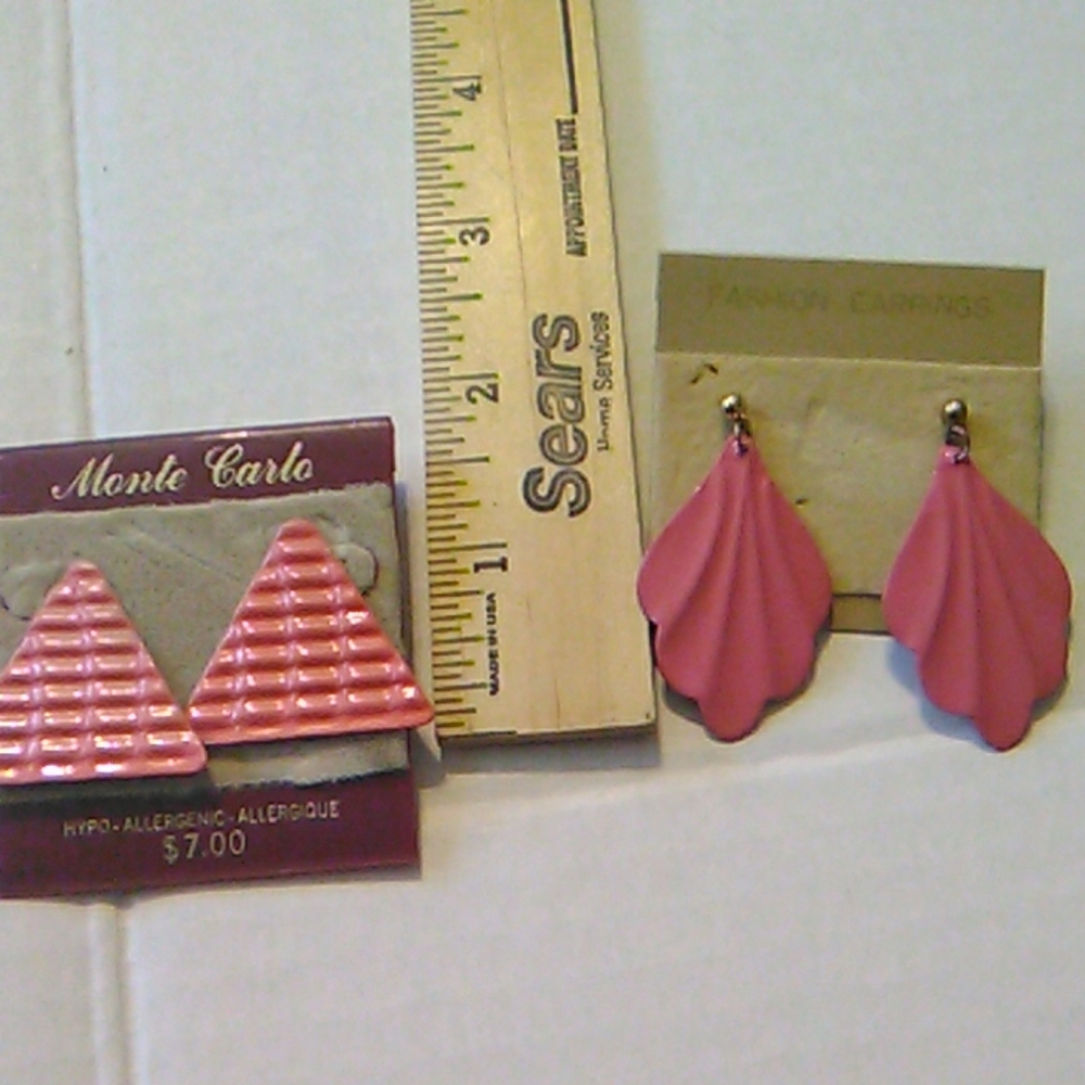 Pink pierced earring set - Picture 3 of 5